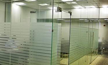 Стеклянные перегородки для офиса купить в Тюмени