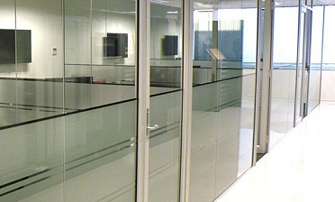 Перегородки из стекла в офисе купить в Тюмени