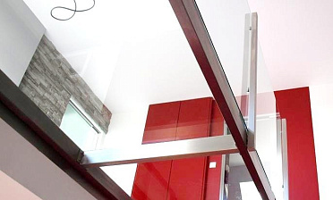 Стеклянные полы из закаленного стекла купить в Тюмени