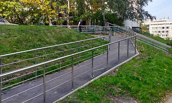 Уличные ограждения из металла в Тюмени. Готовые проекты ПерилаГлавСнаб