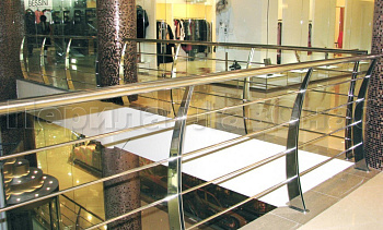 Ограждение со стеклом или четырьмя ригелями на стойках из  нержавейки в Тюмени. Готовые проекты ПерилаГлавСнаб