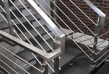 Перила для лестниц купить в Тюмени