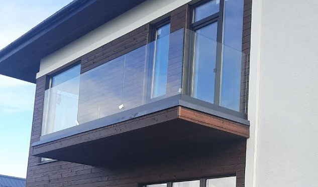 Частный дом балкон в Тюмени. Готовые проекты ПерилаГлавСнаб