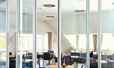 Стеклянные перегородки для зоны отдыха в офисе купить в Тюмени