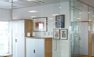 Стеклянные перегородки премиум для офиса купить в Тюмени
