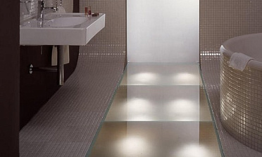 Стеклянные полы в ванной купить в Тюмени