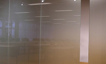 Стеклянные матовые перегородки в офис премиум купить в Тюмени