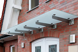 Консольные козырьки и навесы в Тюмени. Готовые проекты ПерилаГлавСнаб - фото 10