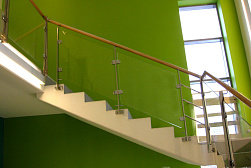 Стеклянные перила для колодезных лестниц в Тюмени. Готовые проекты ПерилаГлавСнаб - фото 12