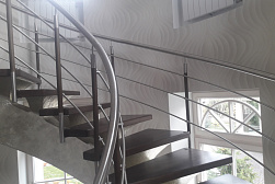 Перила и ограждения из нержавейки и дерева в Тюмени. Готовые проекты ПерилаГлавСнаб - фото 1