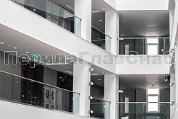 Стеклянные перила для атриумов в Тюмени. Готовые проекты ПерилаГлавСнаб - фото 13 Стеклянные перила для атриумов в Тюмени. Готовые проекты ПерилаГлавСнаб - фото 13