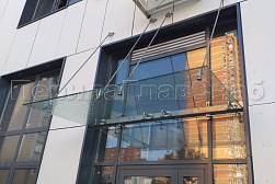 Стеклянные козырьки на вантах в Тюмени. Готовые проекты ПерилаГлавСнаб - фото 10