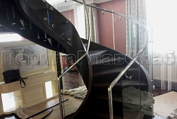 Стеклянные перила для винтовых лестниц в Тюмени. Готовые проекты ПерилаГлавСнаб - фото 10 Стеклянные перила для винтовых лестниц в Тюмени. Готовые проекты ПерилаГлавСнаб - фото 10