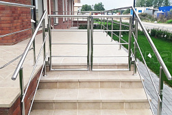 Ограждение лестницы от детей в Тюмени. Готовые проекты ПерилаГлавСнаб - фото 9