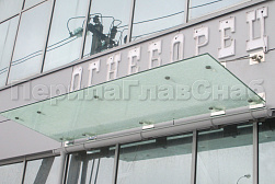 Стеклянные козырьки на вантах в Тюмени. Готовые проекты ПерилаГлавСнаб - фото 24