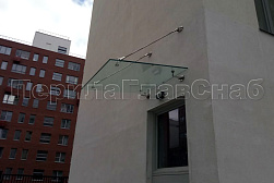 Стеклянные козырьки на вантах в Тюмени. Готовые проекты ПерилаГлавСнаб - фото 3