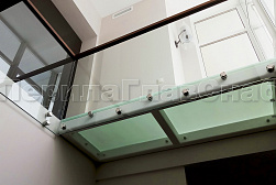 Цельностеклянные ограждения на несущем стекле в Тюмени. Готовые проекты ПерилаГлавСнаб - фото 27