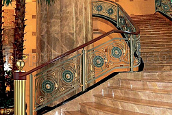 Латунные перила под золото в Тюмени. Готовые проекты ПерилаГлавСнаб - фото 3