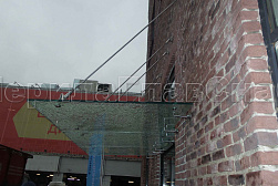 Стеклянные козырьки на вантах в Тюмени. Готовые проекты ПерилаГлавСнаб - фото 21