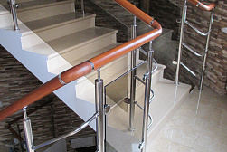 Перила и ограждения из нержавейки и дерева в Тюмени. Готовые проекты ПерилаГлавСнаб - фото 28