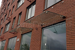 Стеклянные козырьки на вантах в Тюмени. Готовые проекты ПерилаГлавСнаб - фото 6