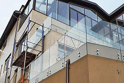 Цельностеклянные ограждения на несущем стекле в Тюмени. Готовые проекты ПерилаГлавСнаб - фото 8