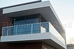 Стеклянные перила для балконов в Тюмени. Готовые проекты ПерилаГлавСнаб - фото 29 Стеклянные перила для балконов в Тюмени. Готовые проекты ПерилаГлавСнаб - фото 29