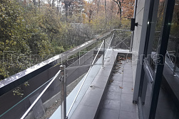 Ограждения для кровли из нержавеющей стали в Тюмени. Готовые проекты ПерилаГлавСнаб - фото 1