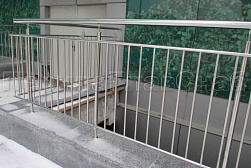 Перила и ограждения с вертикальным заполнением в Тюмени. Готовые проекты ПерилаГлавСнаб - фото 7