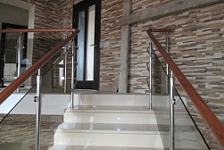 Перила и ограждения из нержавейки и дерева в Тюмени. Готовые проекты ПерилаГлавСнаб - фото 27