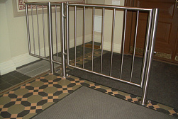 Ограждение лестницы от детей в Тюмени. Готовые проекты ПерилаГлавСнаб - фото 1