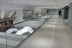 Цельностеклянные ограждения на несущем стекле в Тюмени. Готовые проекты ПерилаГлавСнаб - фото 2