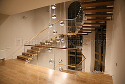 Стеклянные перила для винтовых лестниц в Тюмени. Готовые проекты ПерилаГлавСнаб - фото 2