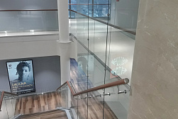 Цельностеклянные ограждения на несущем стекле в Тюмени. Готовые проекты ПерилаГлавСнаб - фото 14